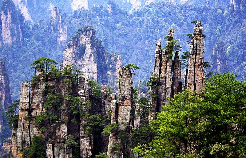 中国十大人间仙境1、奇峰三千，秀水八百的天下第一奇山--张家界