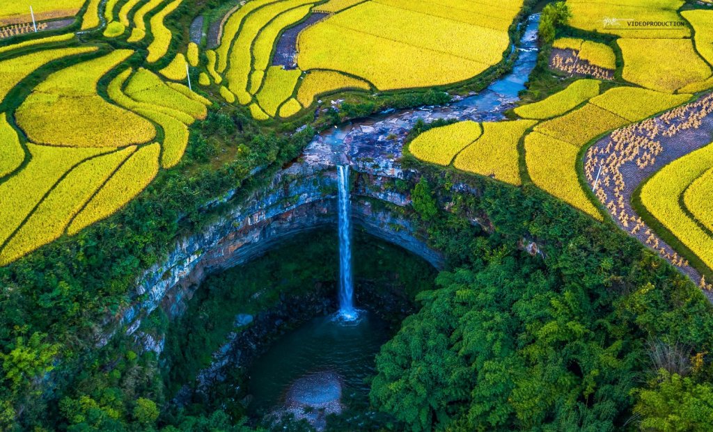 带你去看美丽的风景：贵州梯田瀑布--贵定腊利梯田瀑布