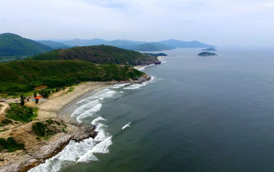 黑排角自驾路线上可以开车直达的3个风景优美的沙滩，1、杨屋村沙滩
