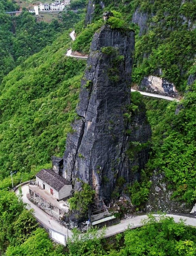 带你去看美丽的风景：一块一帆风顺的巨石