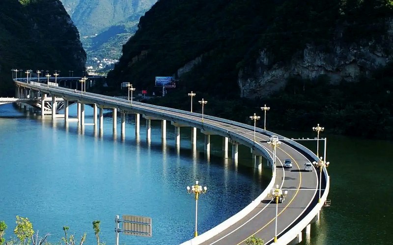  1、湖北宜昌古昭水上公路