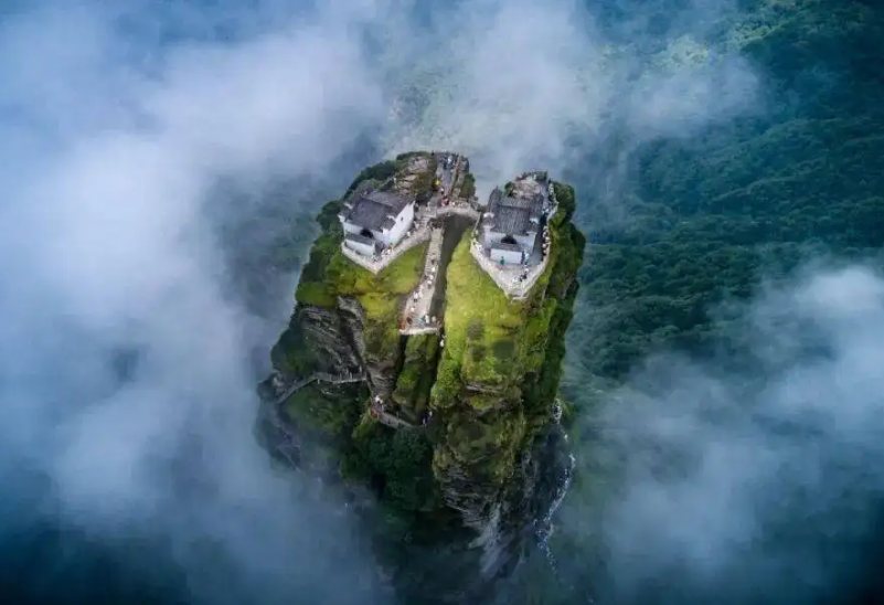 中国八大最险寺庙3、贵州梵净山金顶