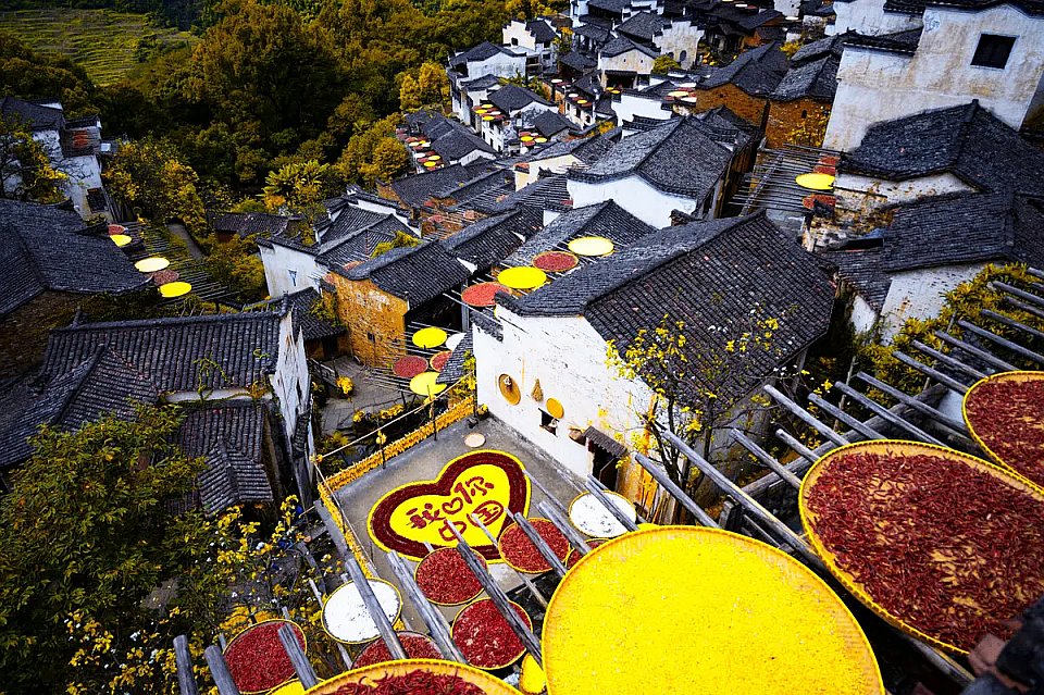 中国四大绝美古镇 2、晒秋人家--篁岭