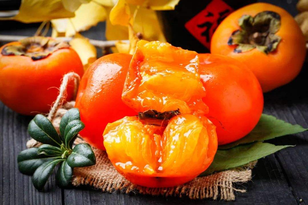 柿子不能和什么食物一起吃？吃柿子的功效作用和12个禁忌