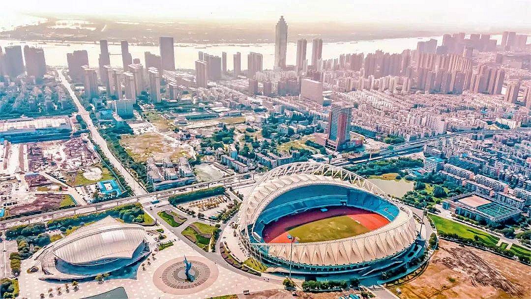 安徽省的历史古迹/自然景观/美食/购物以及休闲娱乐等旅游信息