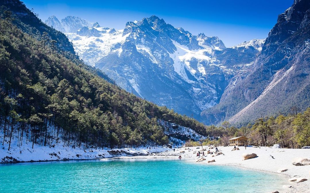 去玉龙雪山游玩，还有哪些不容错过的景点？