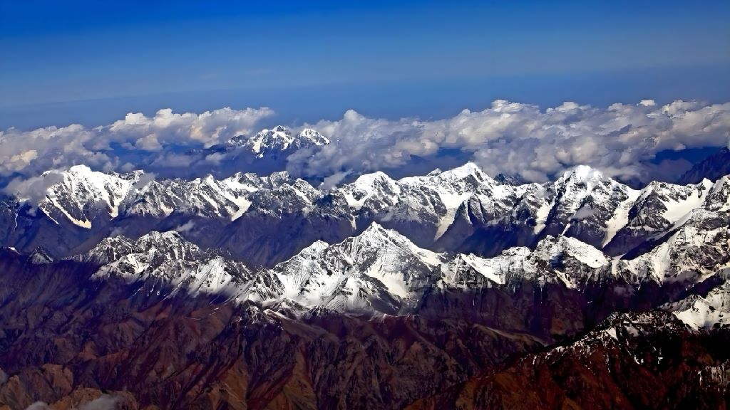 昆仑山，一座充满神秘与壮丽的神山，中国的神山与自然的奇迹