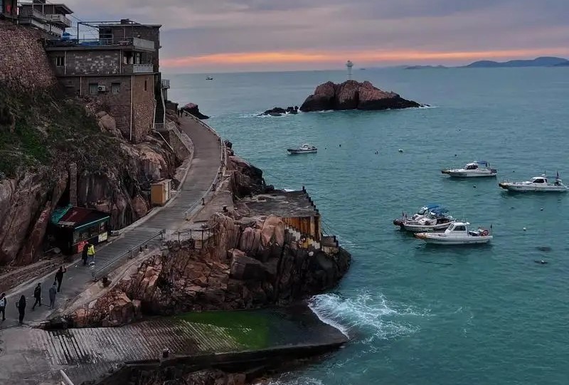东极岛，一个充满诗和远方的地方，等待着每一位向往宁静的旅人